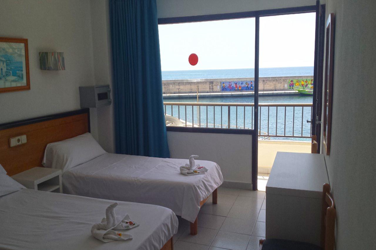 Hostal Port Corona كالا راتخاذا المظهر الخارجي الصورة
