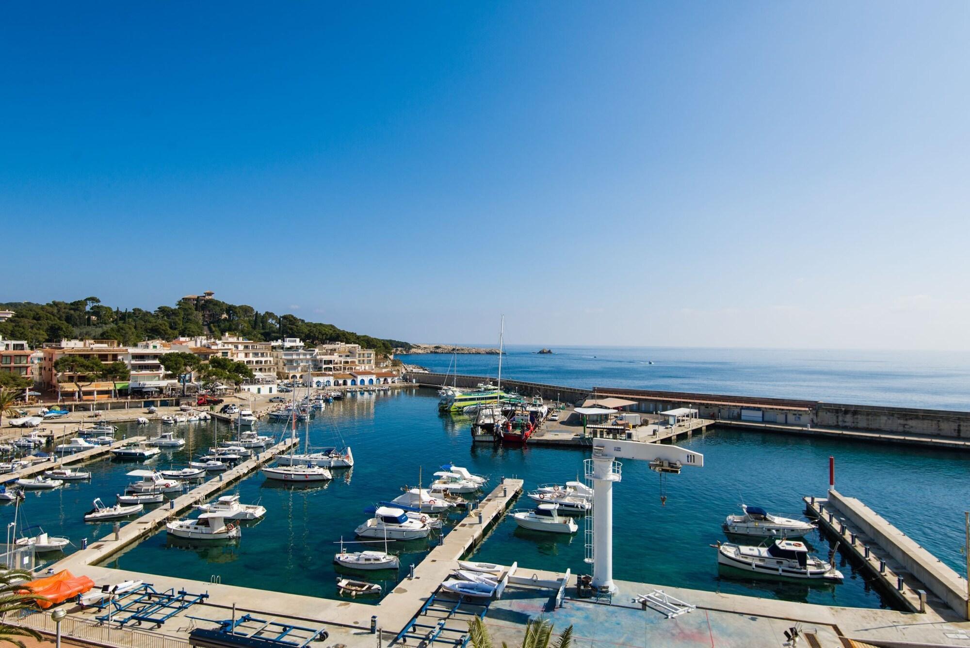 Hostal Port Corona كالا راتخاذا المظهر الخارجي الصورة