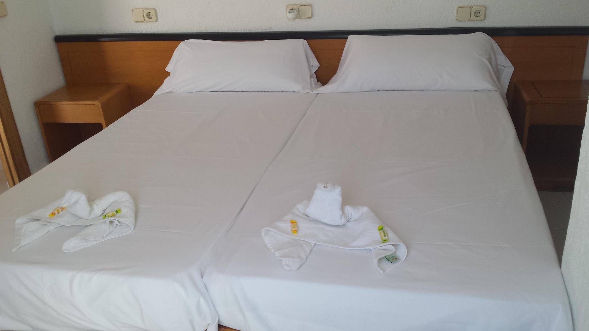Hostal Port Corona كالا راتخاذا المظهر الخارجي الصورة