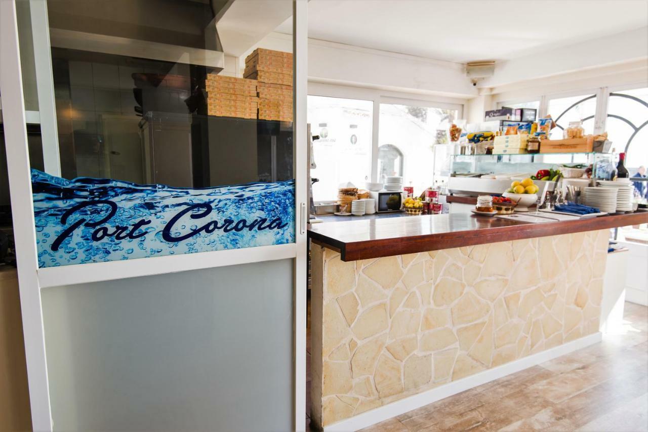 Hostal Port Corona كالا راتخاذا المظهر الخارجي الصورة